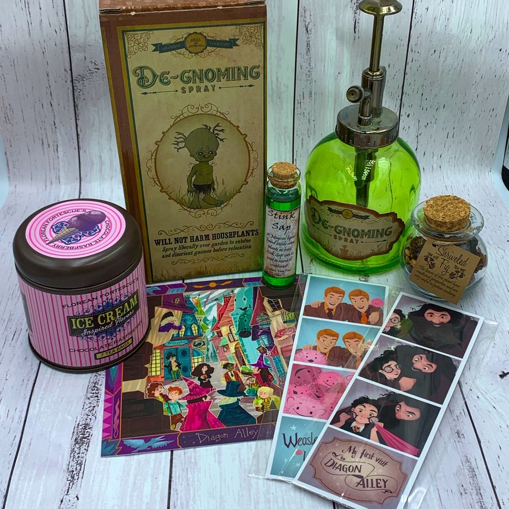 Harry Potter - Lot #1 - Diagon Alley Replicas